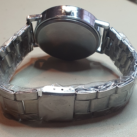 10/$20 Modiya Silver/Black Men's Watch - Picture 3 of 4